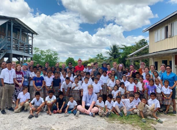 Bold Hope mission team group photo outdoors
